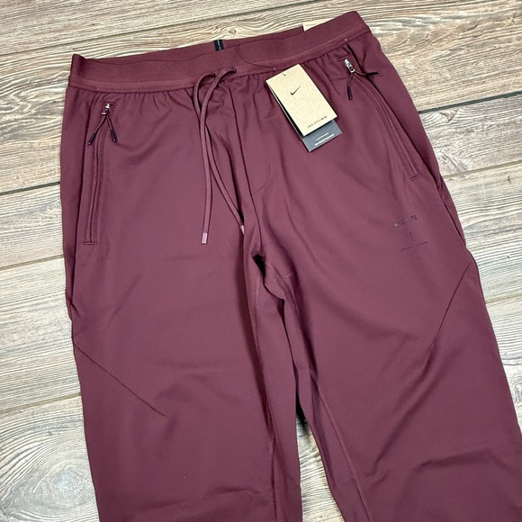 Nike FRL Trousers Mens Large Burgundy Dri FIT Training Pants FN3020 652 NEW